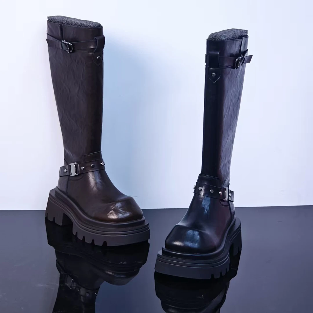 爆款软底炸街超火百搭马丁靴 11577