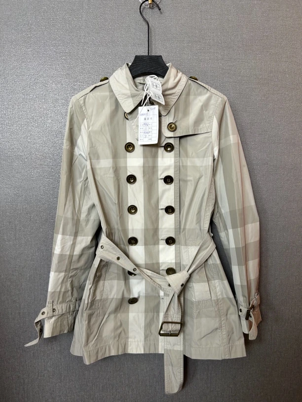 95新 BURBERRY/博柏利 浅色格纹风衣