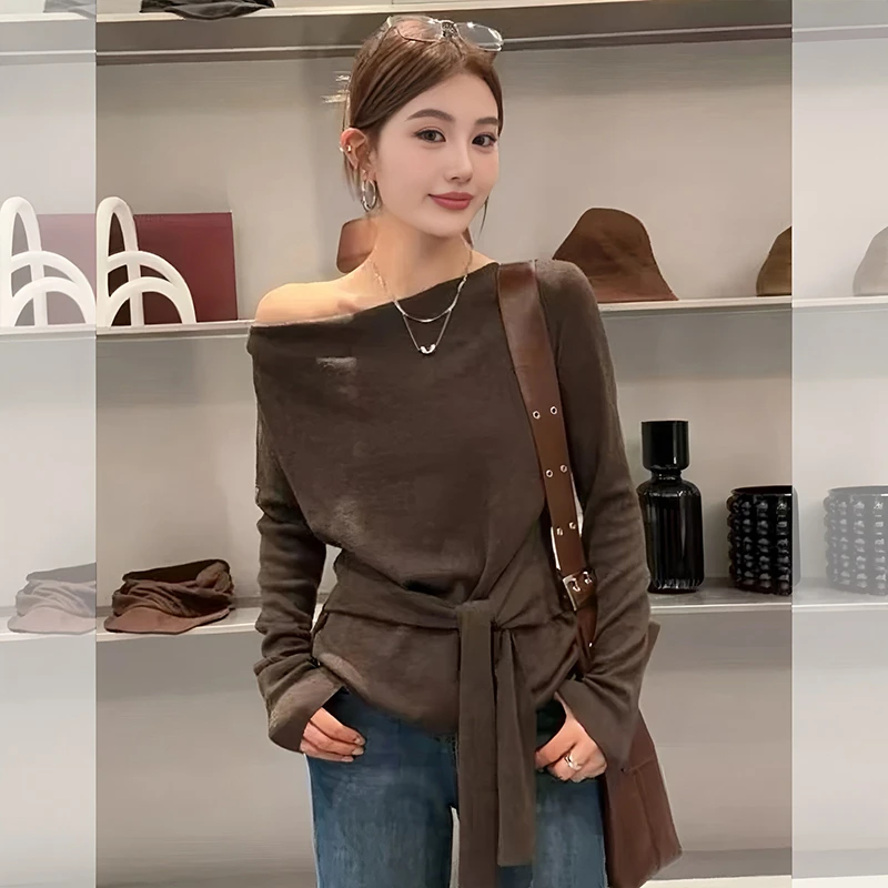 韩系黑色斜肩长袖套头针织衫女2025春秋新款设计感别致绝美短上衣