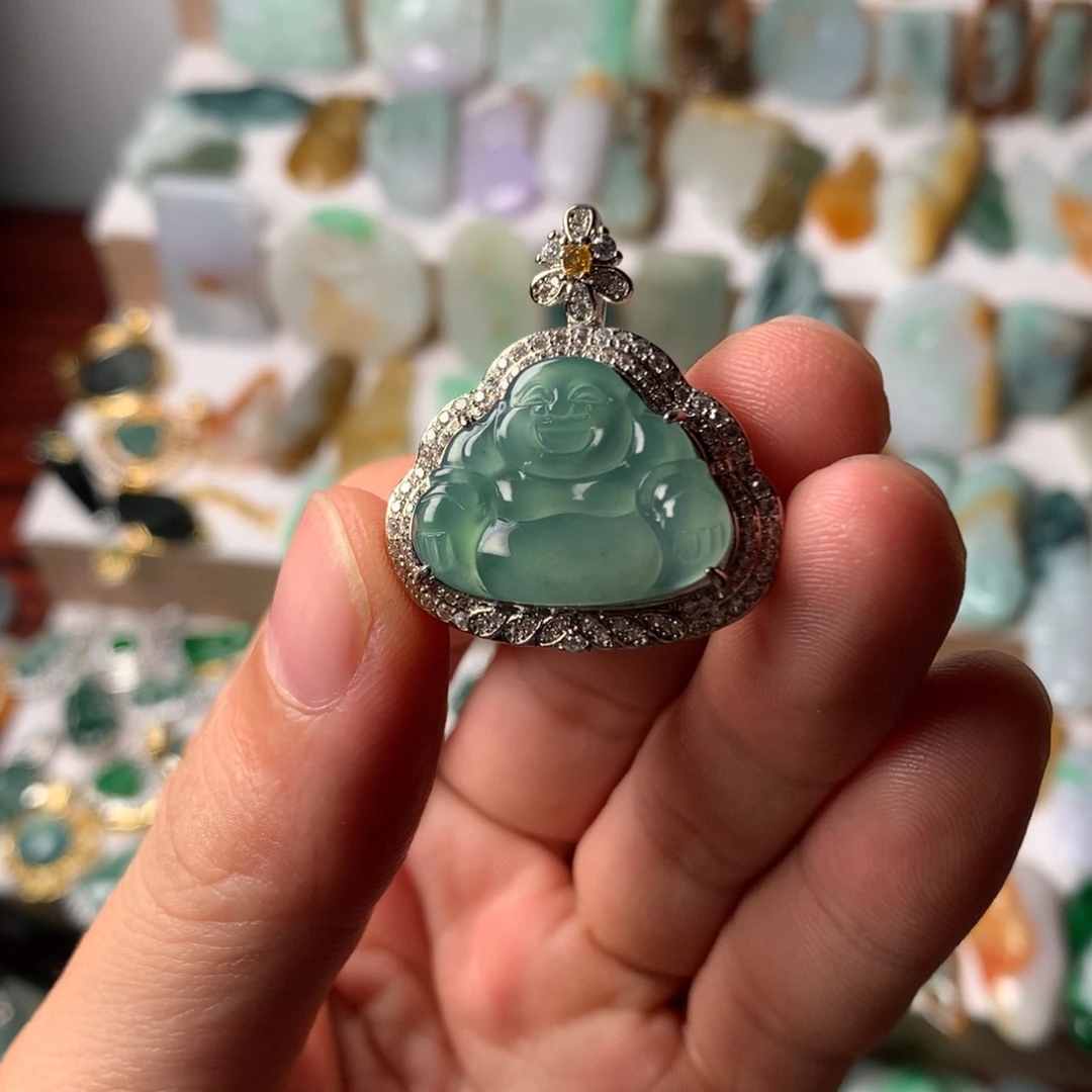 翡翠未镶嵌颈饰危地马拉翡翠，佛