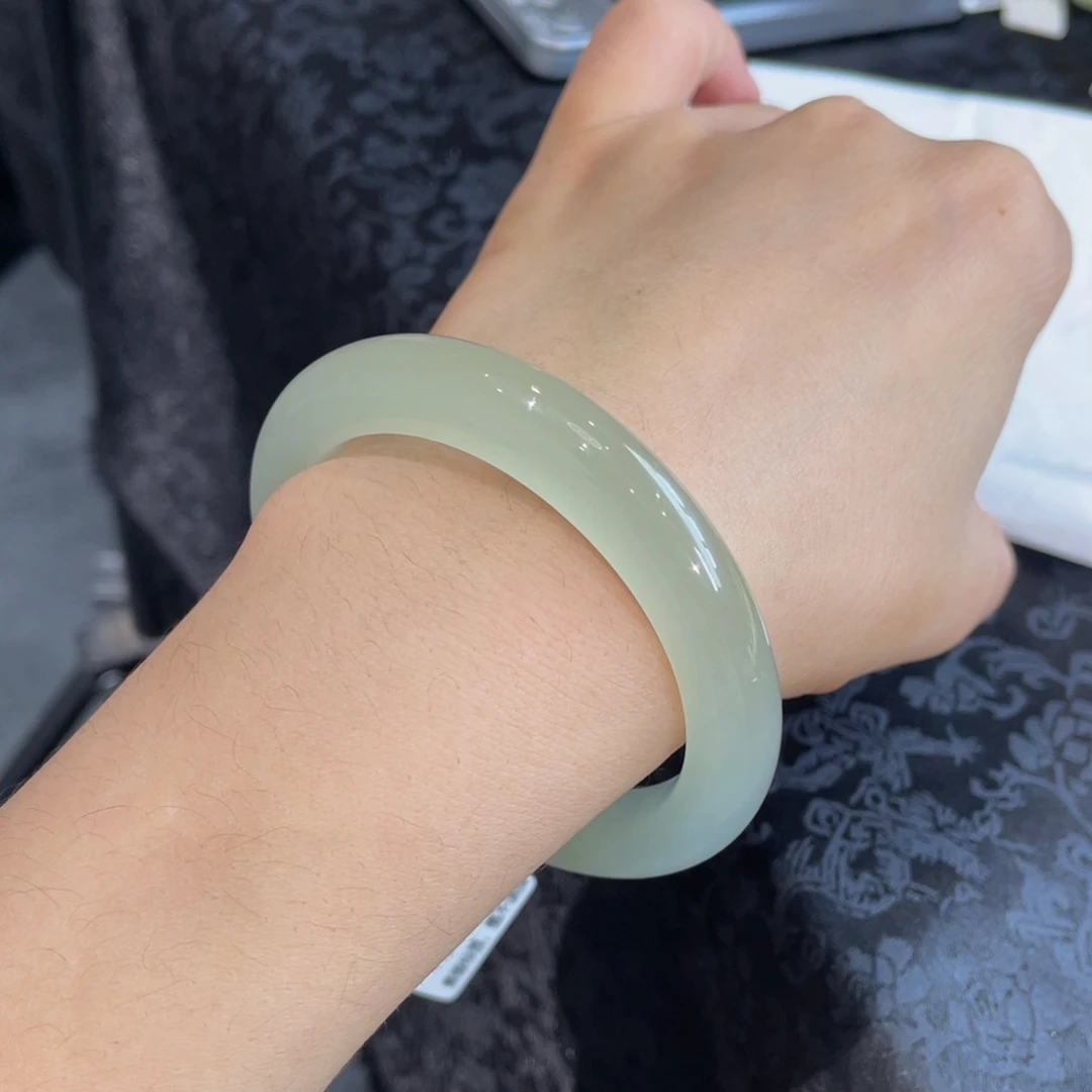 未镶嵌手镯和田玉高冰荧光猫眼晴水