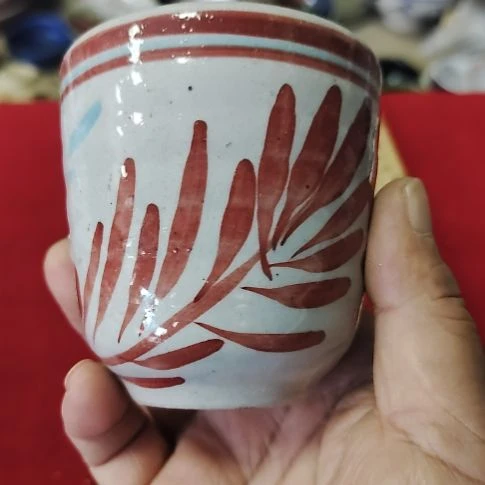 瓷片瓷片，各种摆件，均有瑕疵。沙锅！