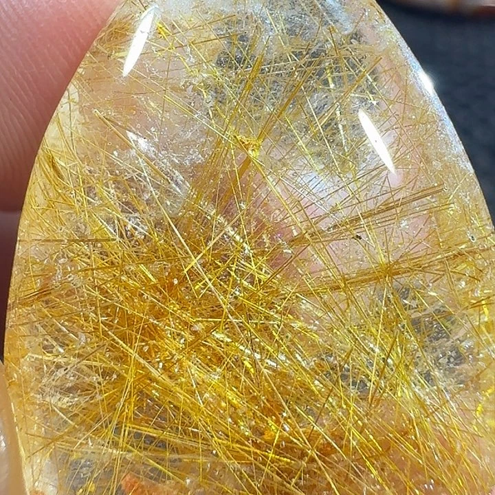 未镶嵌颈饰水晶独*