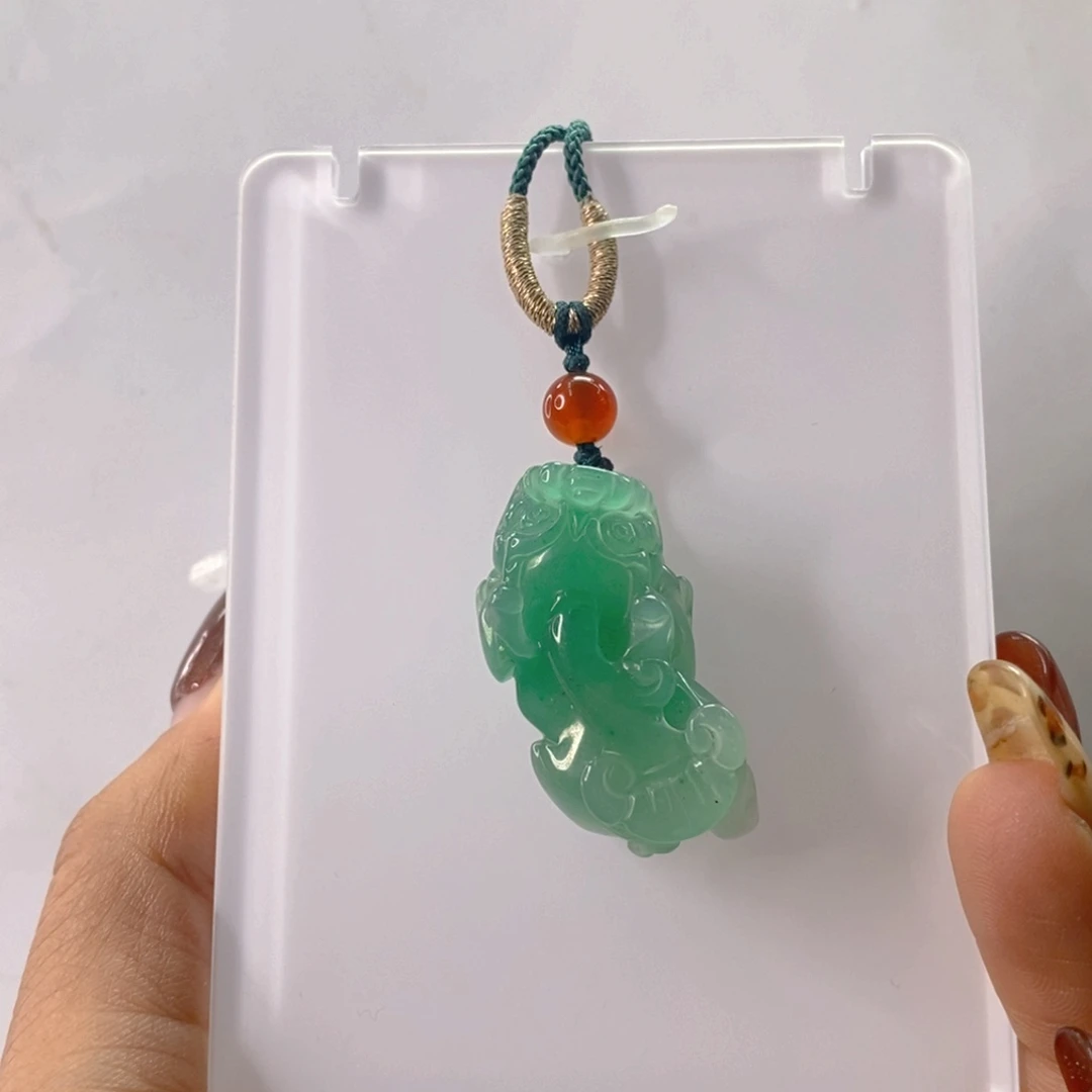 石英质玉未镶嵌颈饰