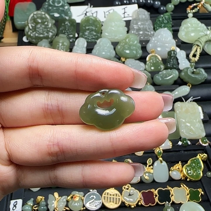 颈饰未镶嵌和田玉