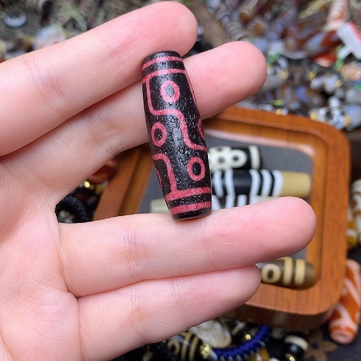 未镶嵌发一个玛瑙/玉髓