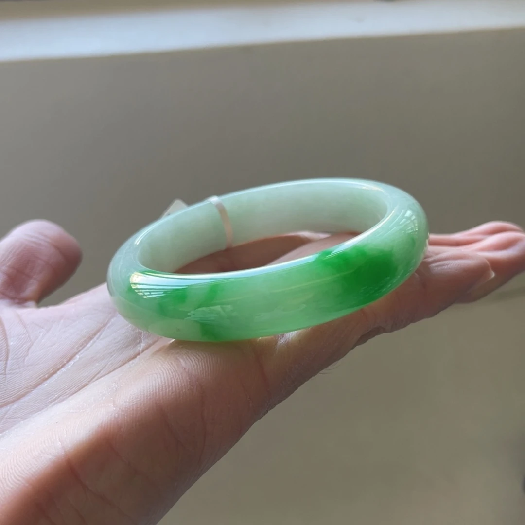 翡翠未镶嵌手镯55.5圈三天鉴赏期（有瑕）