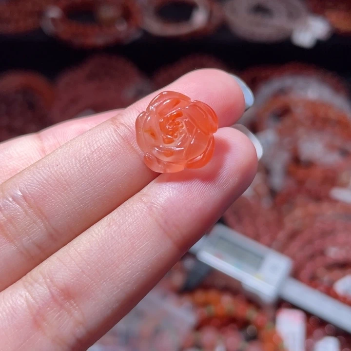 南红玛瑙未镶嵌玫瑰花151