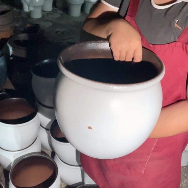 花盆紫砂口25高24瑕疵瑕疵