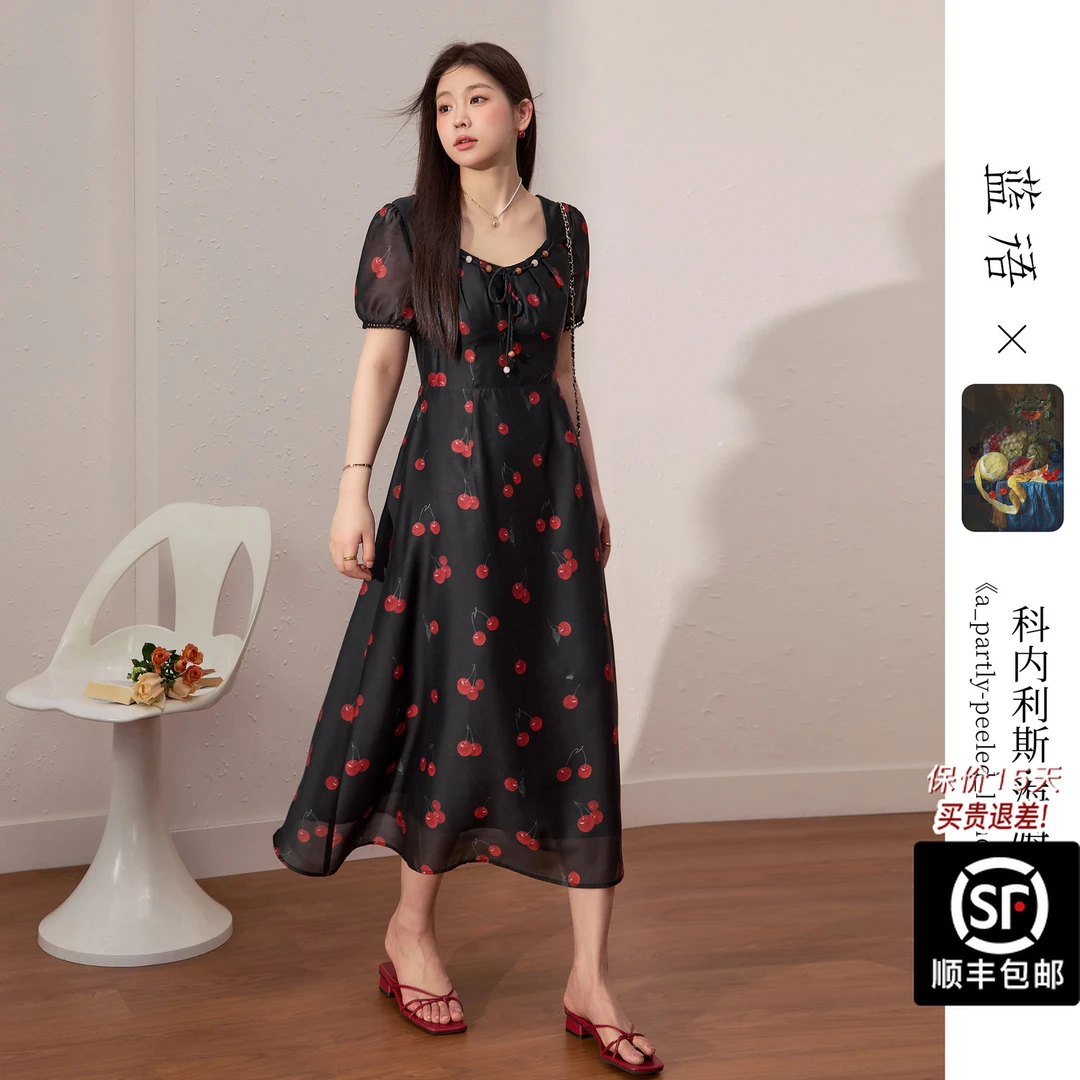 蓝语大码女装法式黑色樱桃印花连衣裙夏季新款收腰显瘦a字茶歇裙