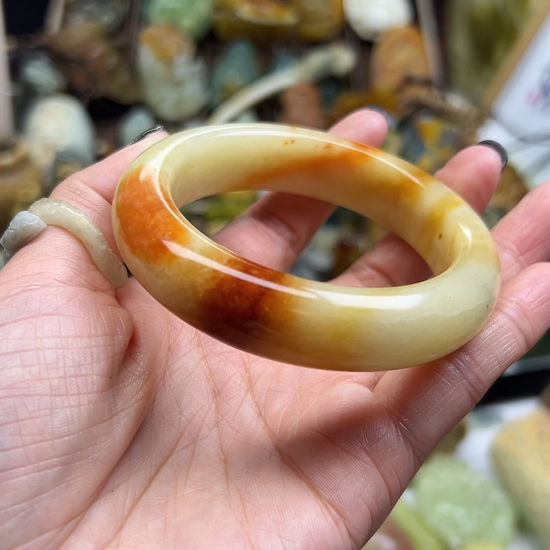未镶嵌岫玉颈饰花玉俏色57.4有个线