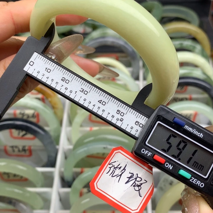 蛇纹石玉未镶嵌手镯927