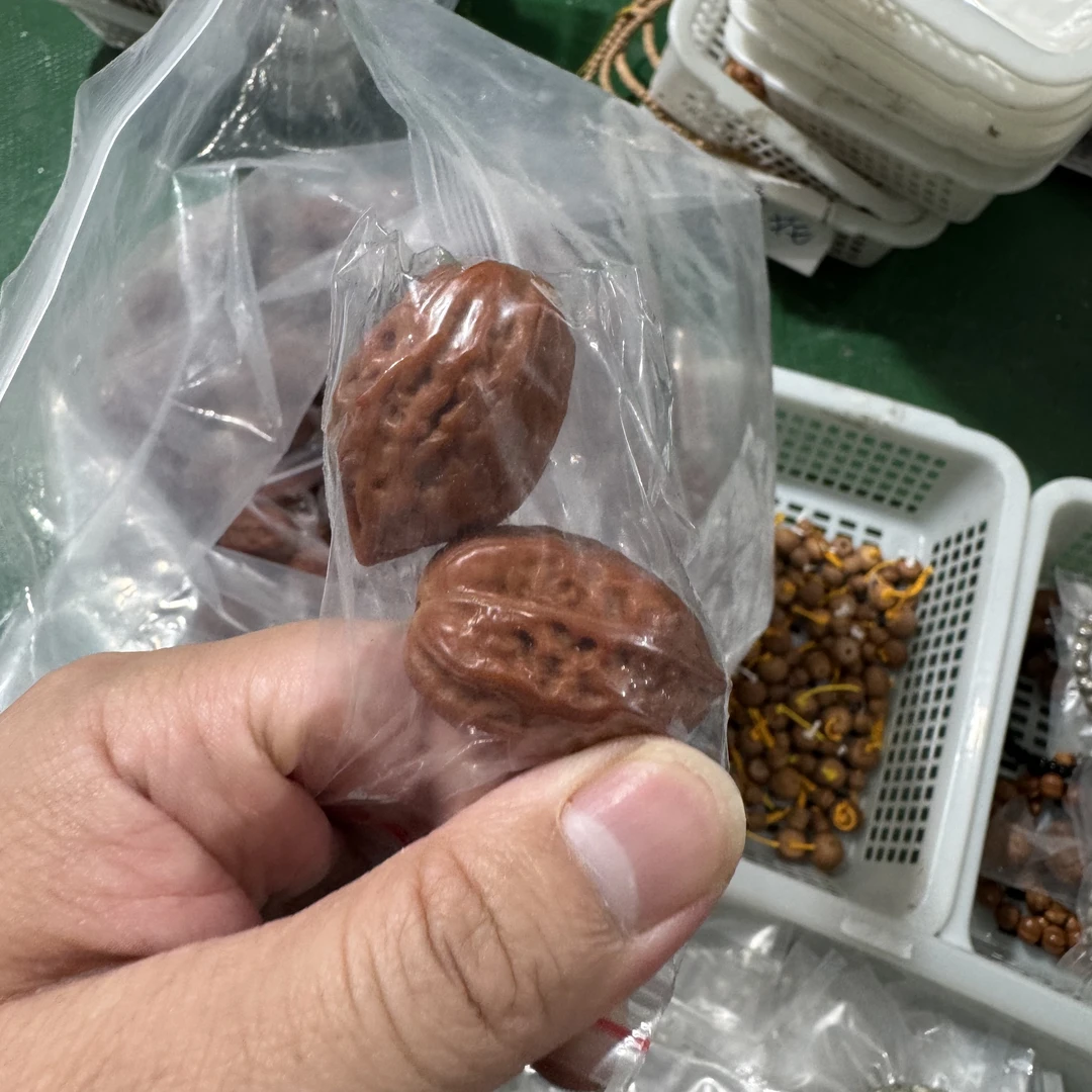 野生小核桃小尺寸手捻一对