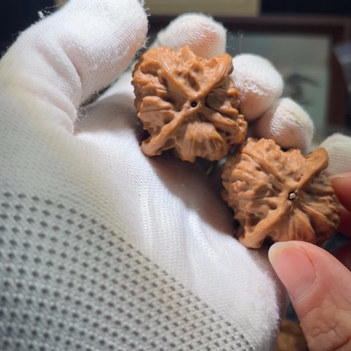 文玩核桃吊坠野狼37