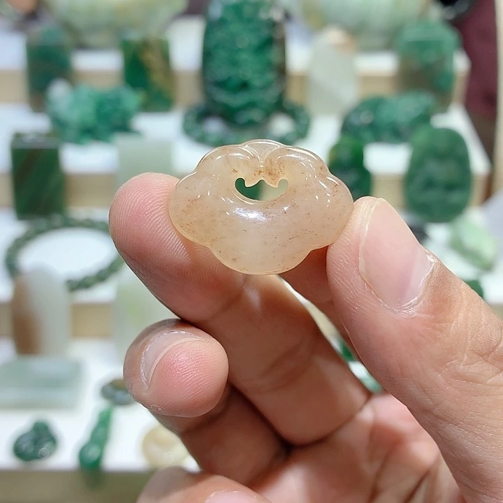 独山玉未镶嵌颈饰