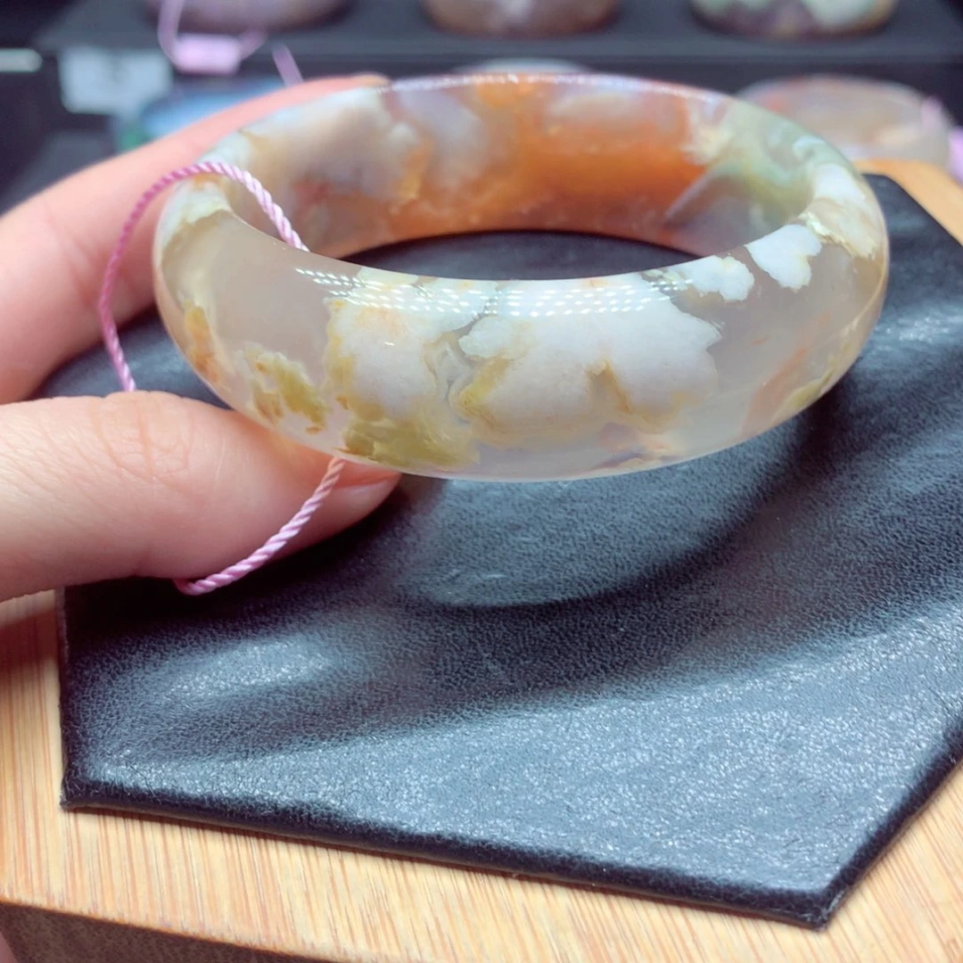 玛瑙/玉髓手镯未镶嵌金*66