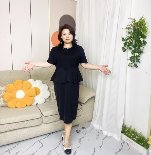 轻熟风黑色收腰220斤可穿显瘦短袖假两件连衣裙夏季大码女装