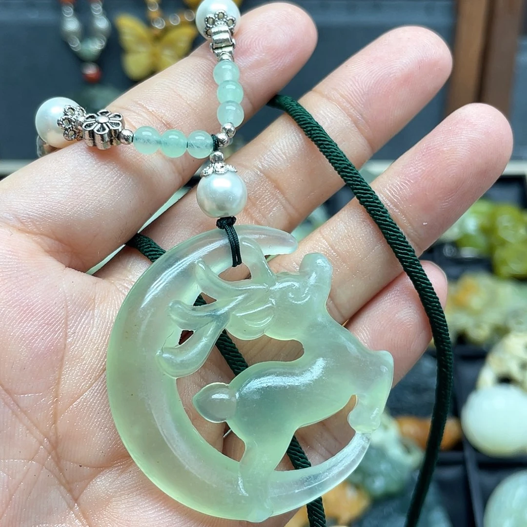 未镶嵌蛇纹石玉颈饰