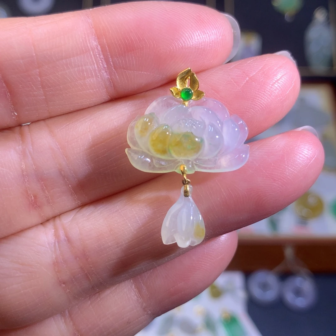 翡翠18K金镶嵌颈饰