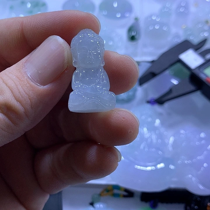 颈饰未镶嵌翡翠天然翡翠A货吊坠