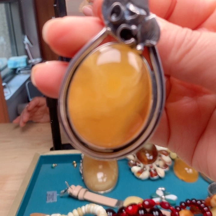 银S925镶嵌颈饰琥珀波兰设计款琥珀蜜蜡吊坠