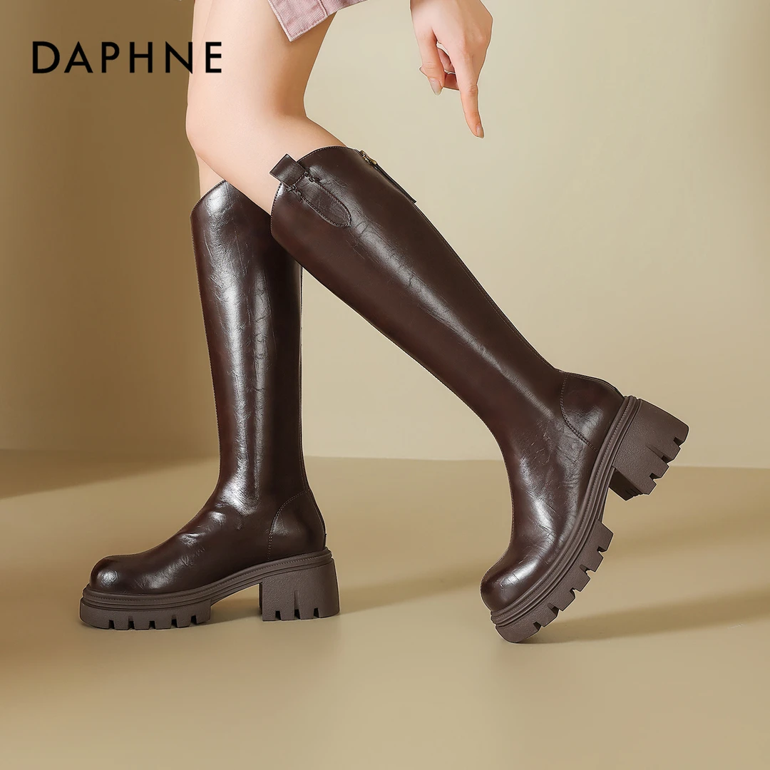 达芙妮2025秋季新款复古骑士靴女英伦风小个子百搭时尚棕色时装靴