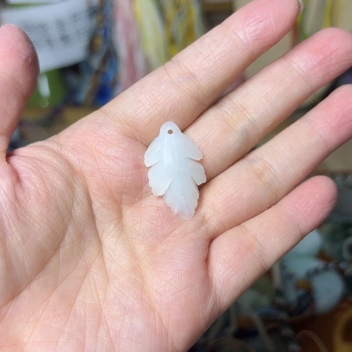 蛇纹石玉合金颈饰