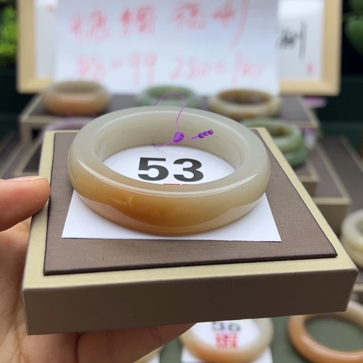 石英质玉未镶嵌手镯