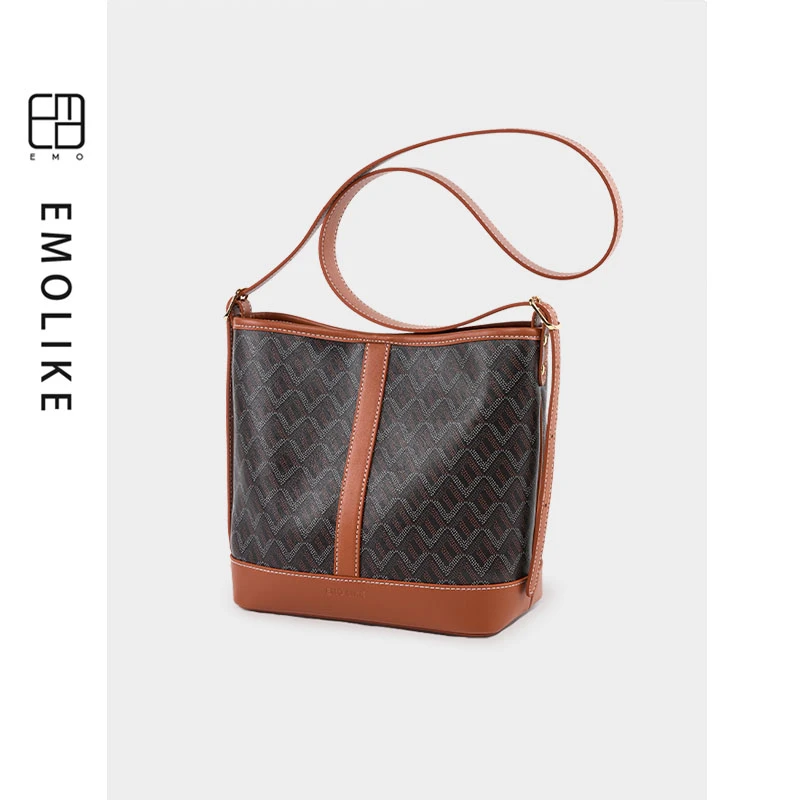 EMO/一莫新品狗牙香槟水桶包百搭时髦精单肩斜挎女包女士小众