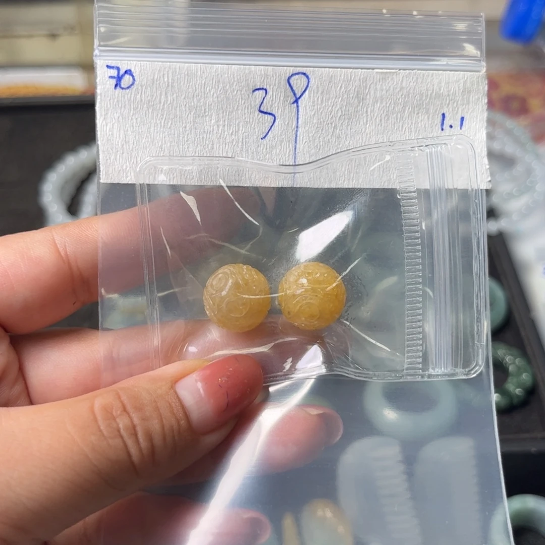 天***雨定制翡翠未镶嵌珠子