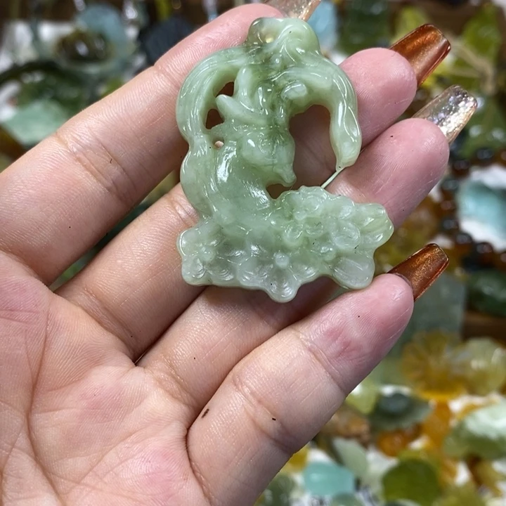 蛇纹石玉未镶嵌吊坠