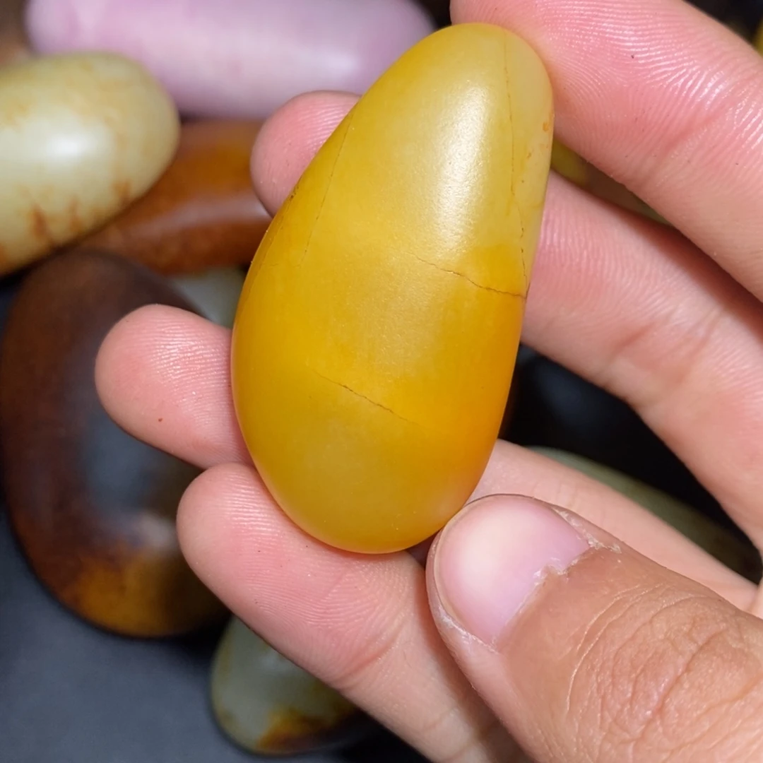 和田玉未镶嵌珠宝奇石