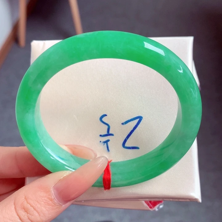 翡翠未镶嵌手镯翡翠