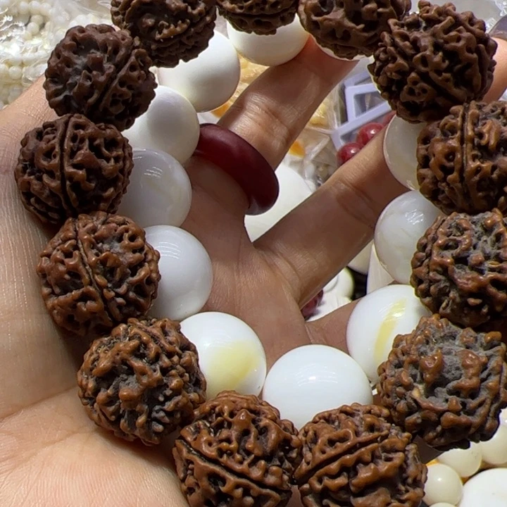 大果紫檀（缅甸花梨）2.0带黄全品十二粒