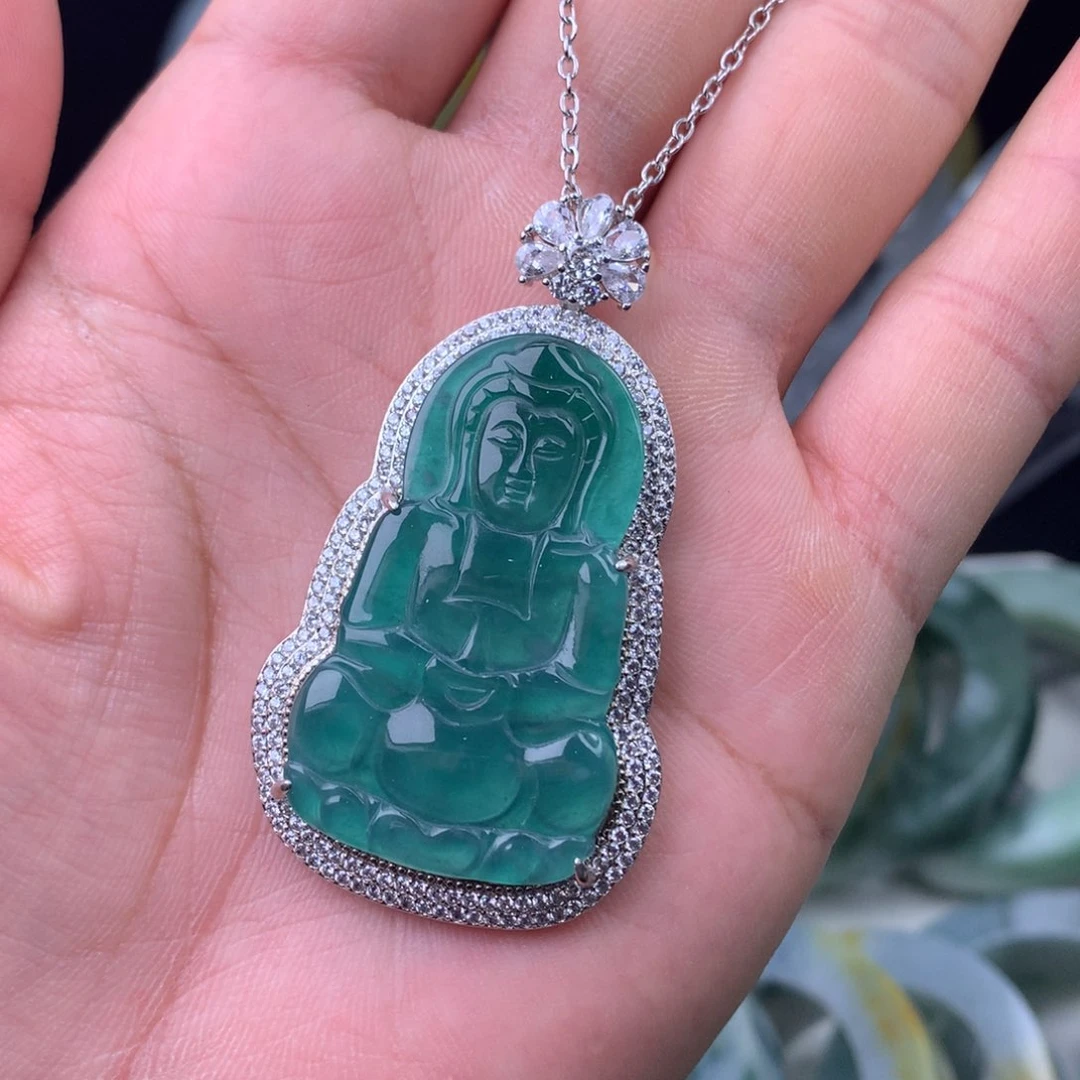 翡翠未镶嵌颈饰挂件