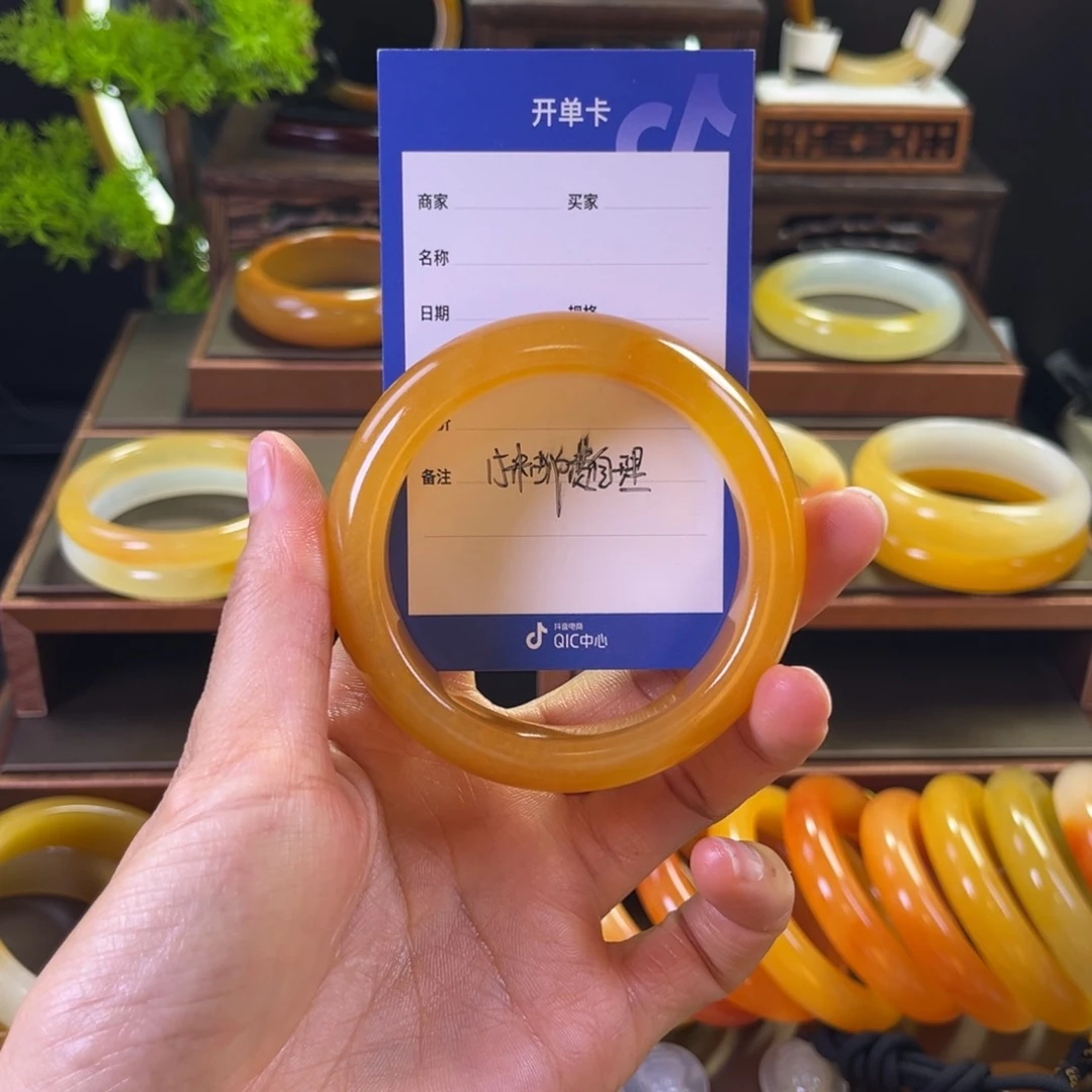 未镶嵌手镯石英质玉