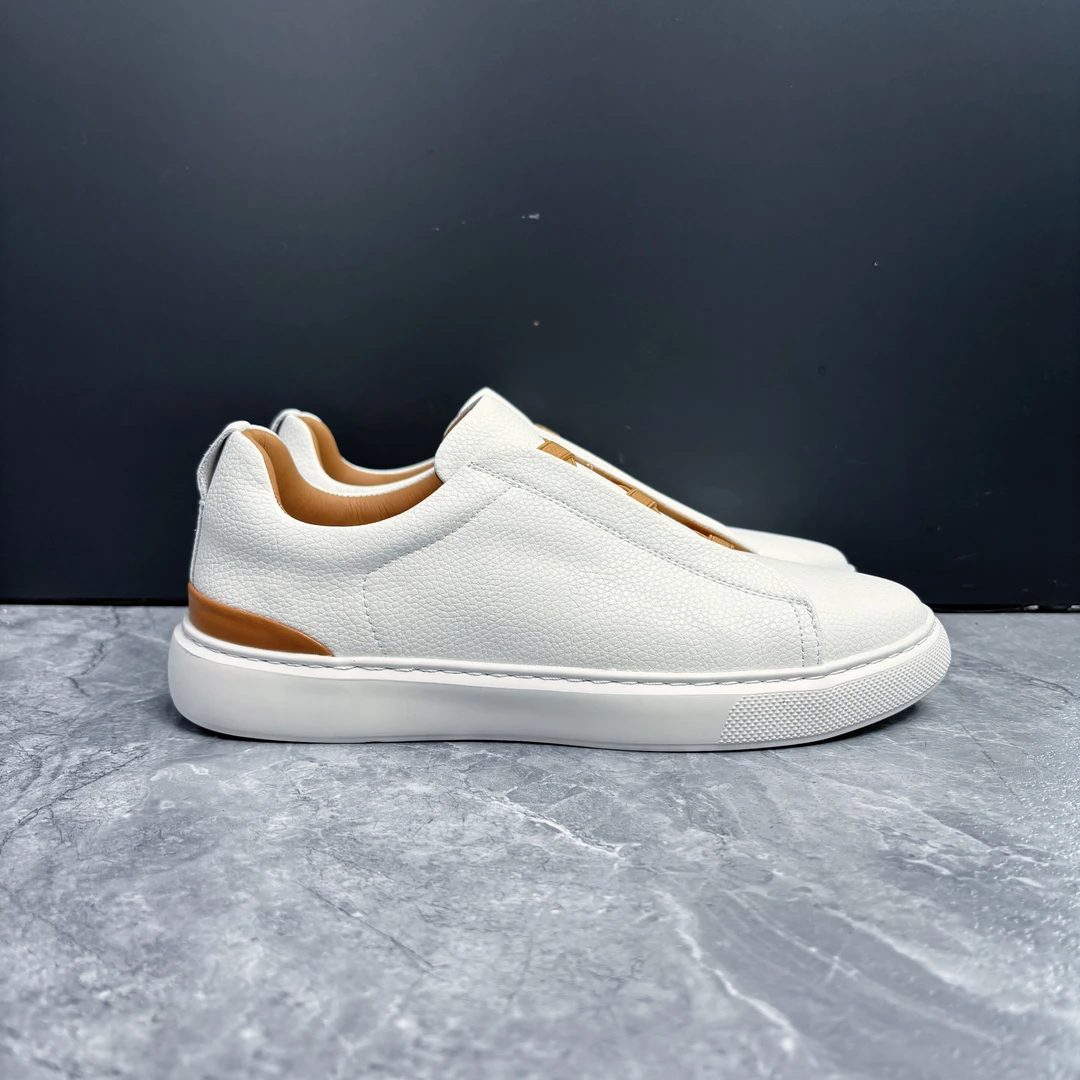 夏季男款防臭小白鞋平跟圆头低帮时尚休闲鞋夏季白色轻便休闲鞋子