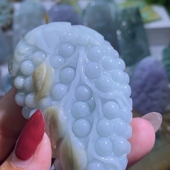 【闪购商品】翡翠未镶嵌颈饰葡萄