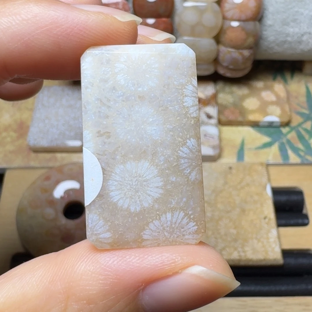硅化玉静待花开，玉透大花未镶嵌