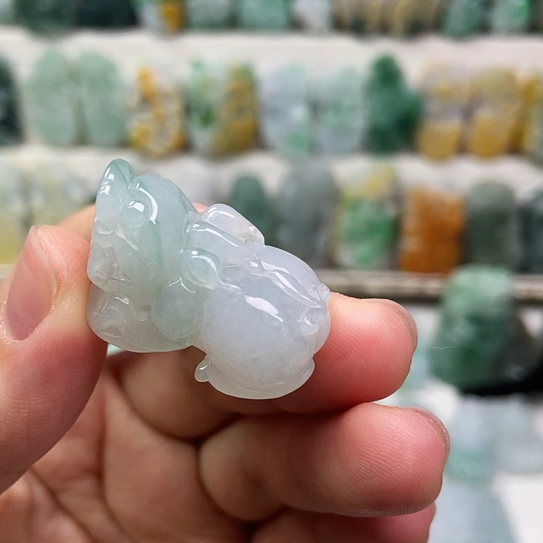 翡翠未镶嵌吊坠(赠链)