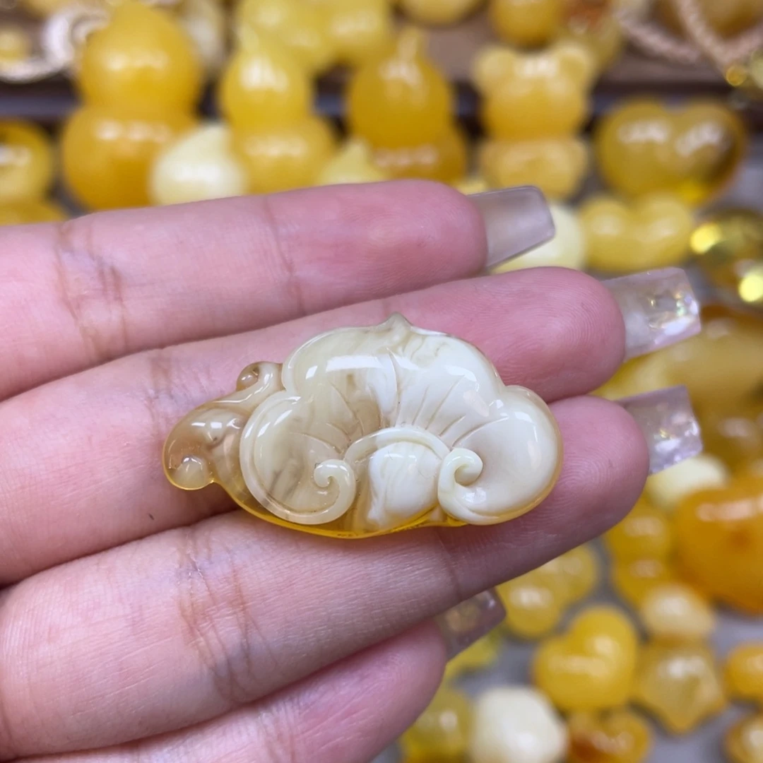 琥珀未镶嵌珠宝奇石