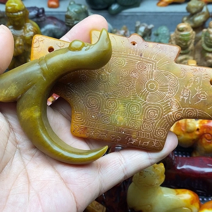 未镶嵌蛇纹石玉颈饰