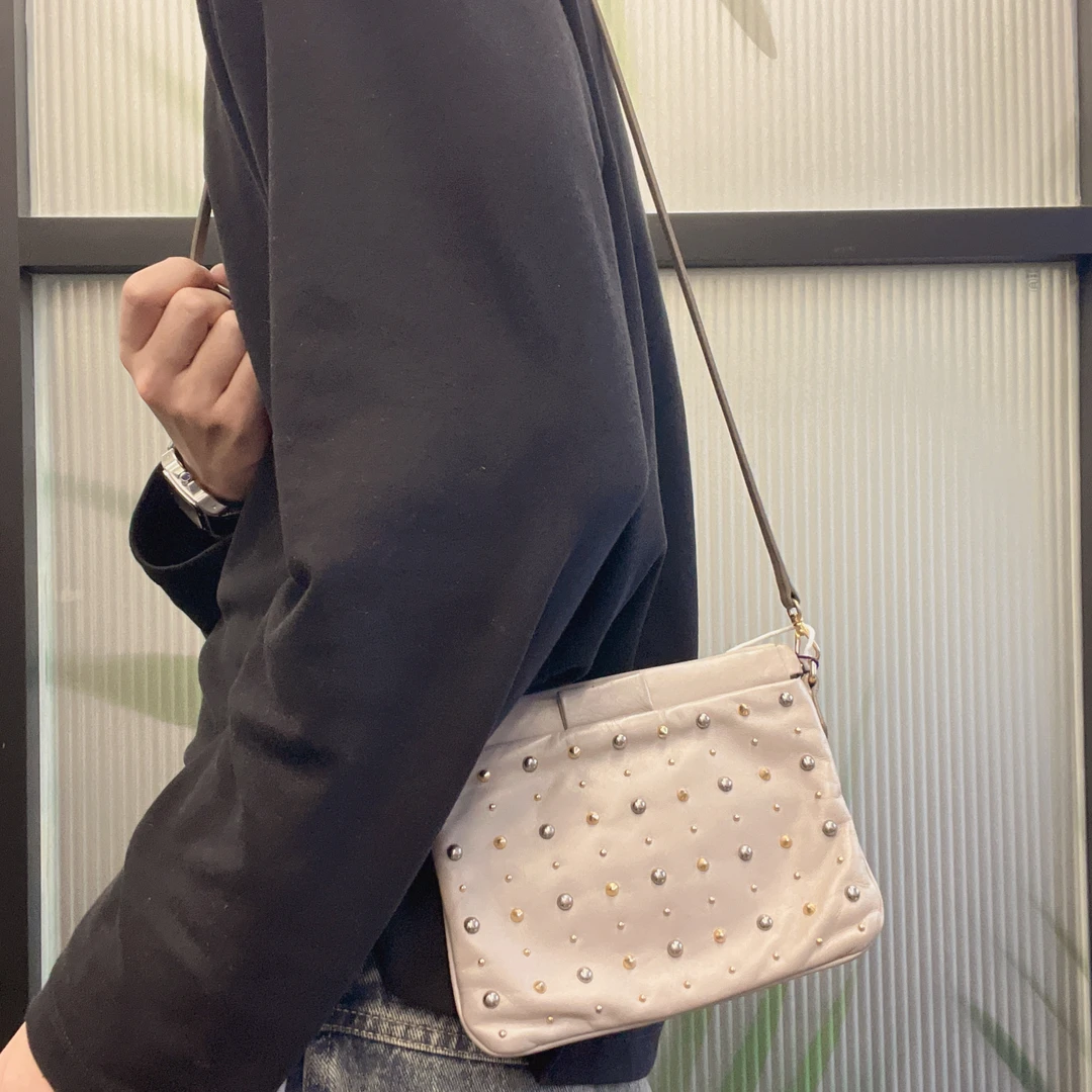 95新 其他 【龙】29PP05 铆钉单肩斜挎包