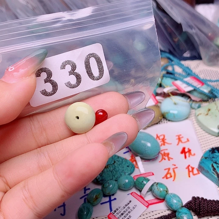 南红玛瑙未镶嵌珠宝奇石