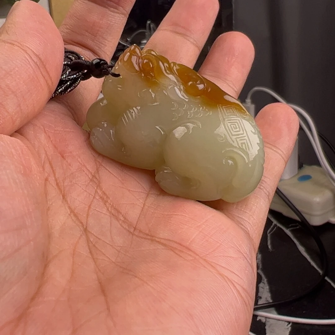 无***虑和田玉（糖玉）未镶嵌颈饰