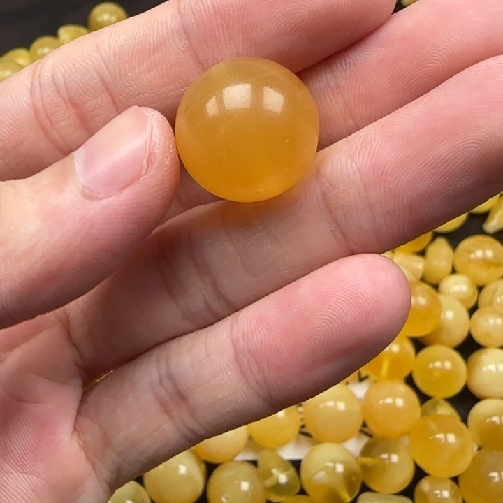 未镶嵌琥珀裸石天然248