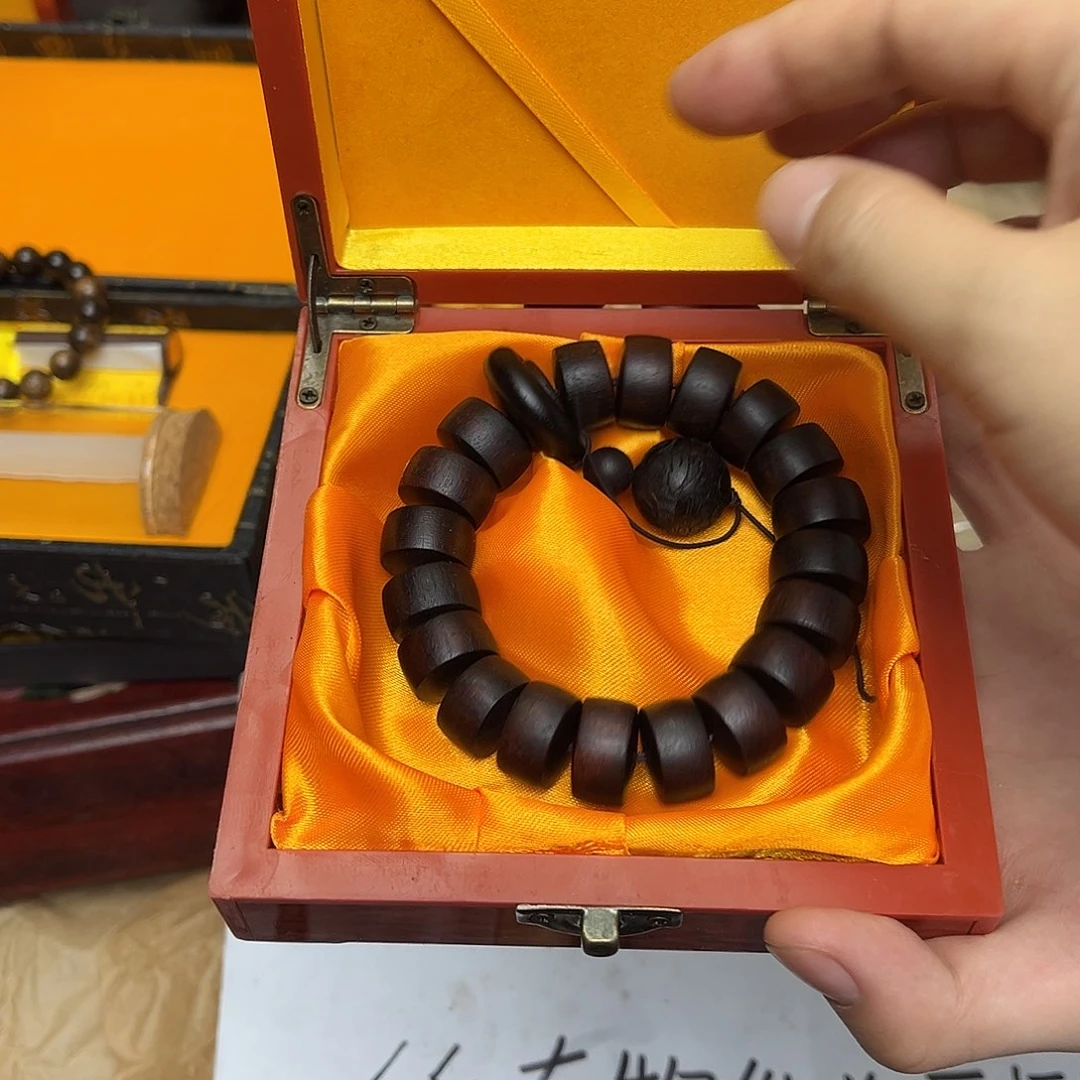 大叶紫檀（黑酸枝木类）