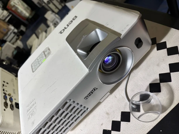 9新  二手 明基1080p投影仪 运费自理