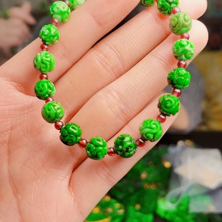 翡翠未镶嵌颈饰多样性