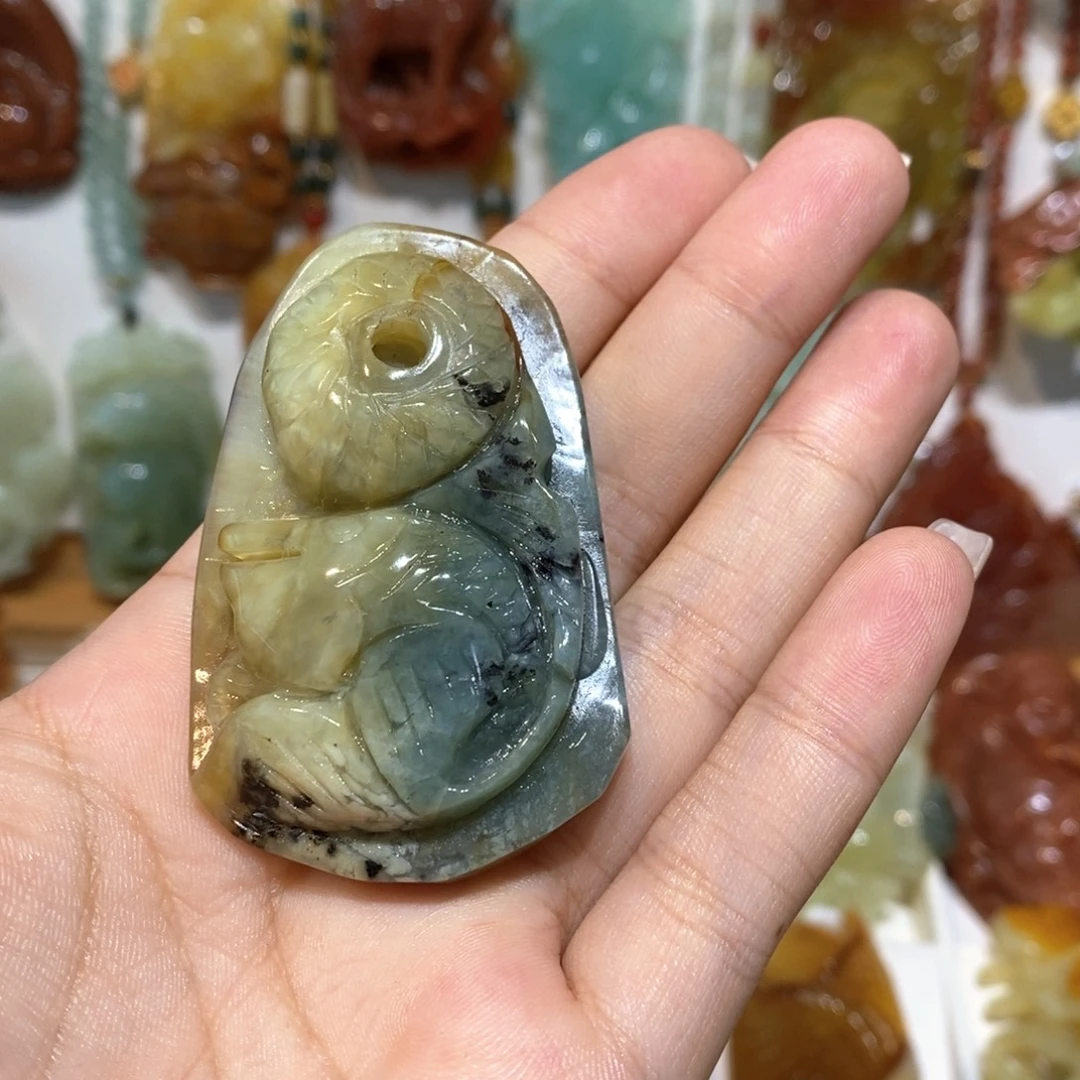 未镶嵌蛇纹石玉颈饰